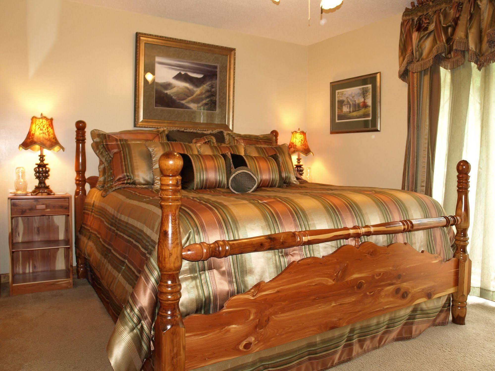 The Foxtrot Bed And Breakfast Gatlinburg Exterior photo